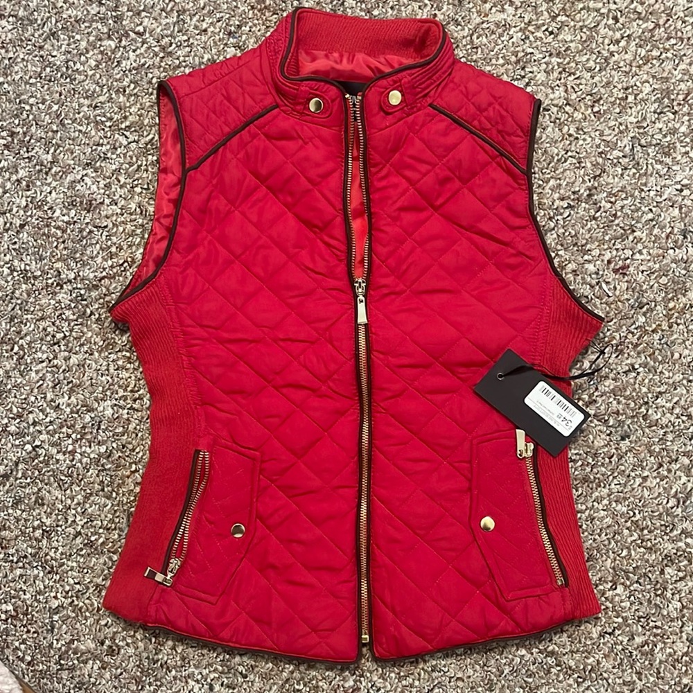 NWT Woman’s size small boutique Vest